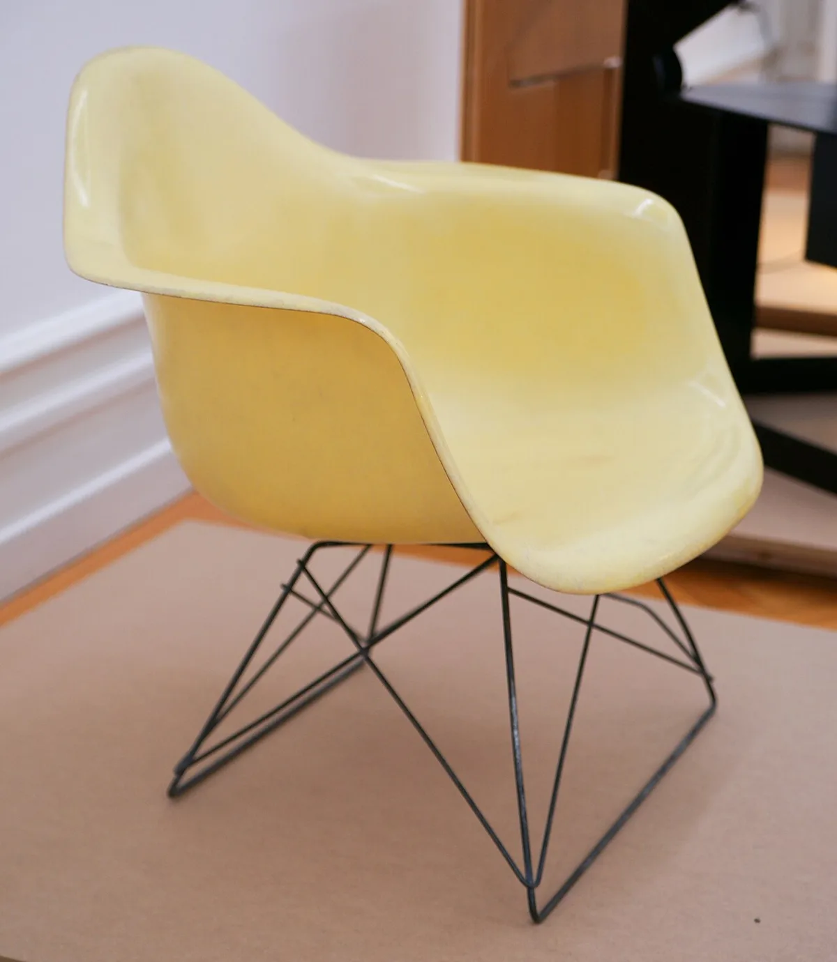 Hoeveel kuipstoelen passen er aan je eettafel?