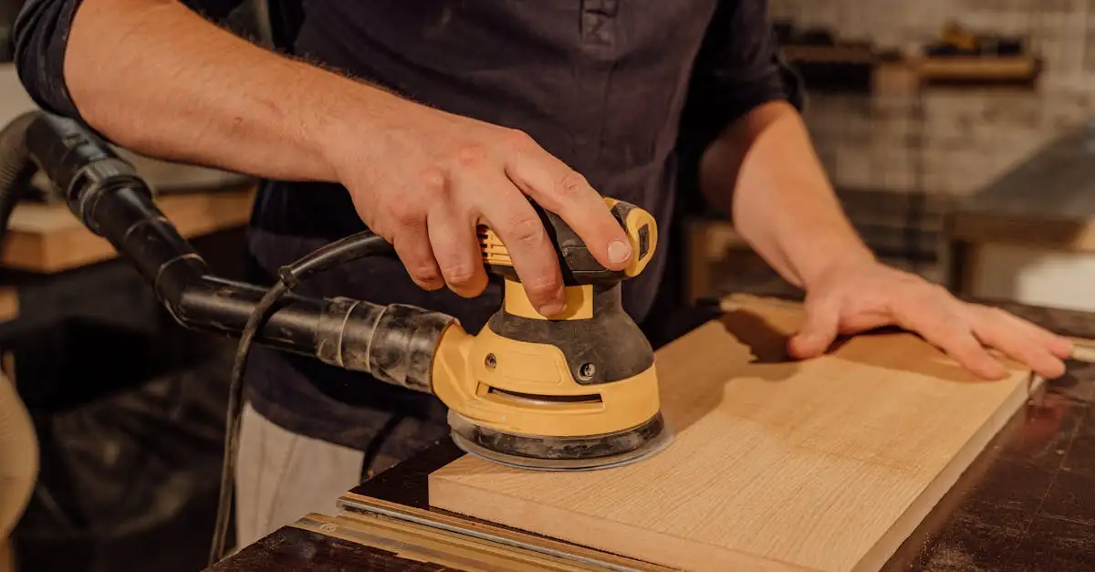 Vakbekwame meubelmaker voor maatwerk en design meubels